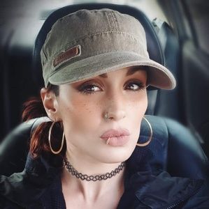 Meet your Posher, Kayla